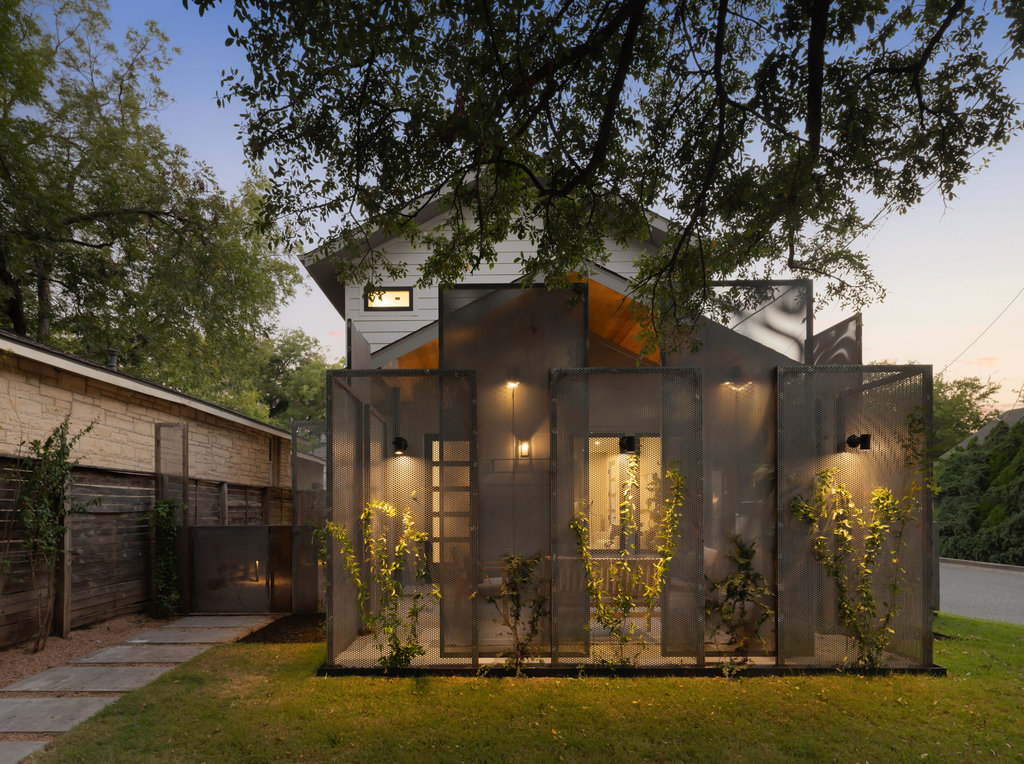 1401 East 3rd Street, Unit 1 Austin, TX 78702 - Photo 3 of 40 Modern home featuring a front lawn