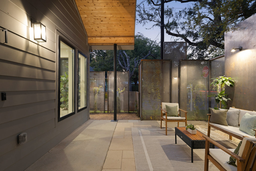 1401 East 3rd Street, Unit 1 Austin, TX 78702 - Photo 34 of 40 View of patio featuring outdoor lounge area