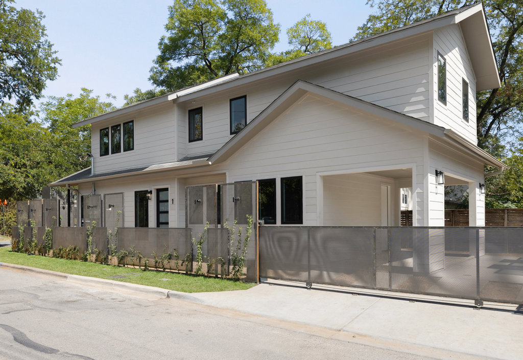 1401 East 3rd Street, Unit 1 Austin, TX 78702 - Photo 5 of 40 View of front of home featuring a fenced front yard
