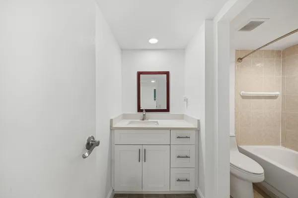 $1,850 | 200 Waterway Drive South, Unit 202, Lantana, FL 33462