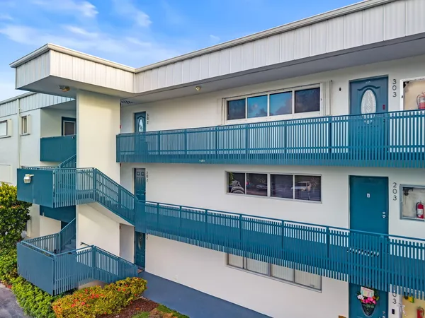 $1,850 | 200 Waterway Drive South, Unit 202, Lantana, FL 33462