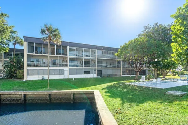 $1,850 | 200 Waterway Drive South, Unit 202, Lantana, FL 33462