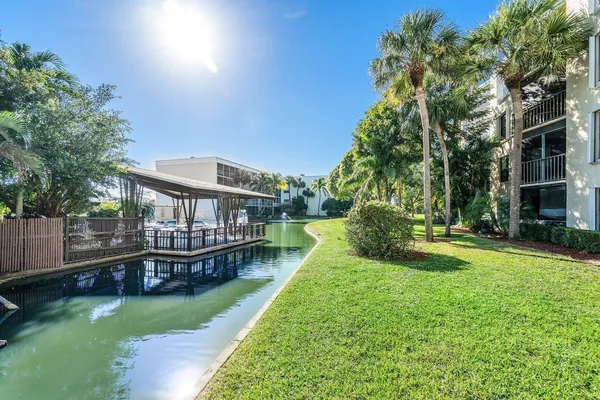 $1,850 | 200 Waterway Drive South, Unit 202, Lantana, FL 33462