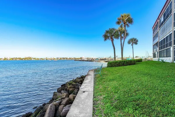 $1,850 | 200 Waterway Drive South, Unit 202, Lantana, FL 33462