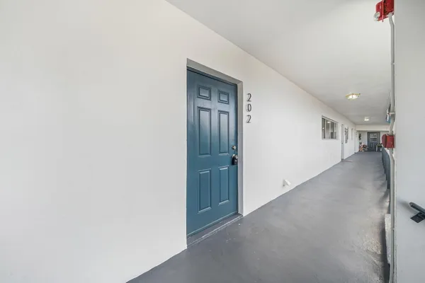 $1,850 | 200 Waterway Drive South, Unit 202, Lantana, FL 33462