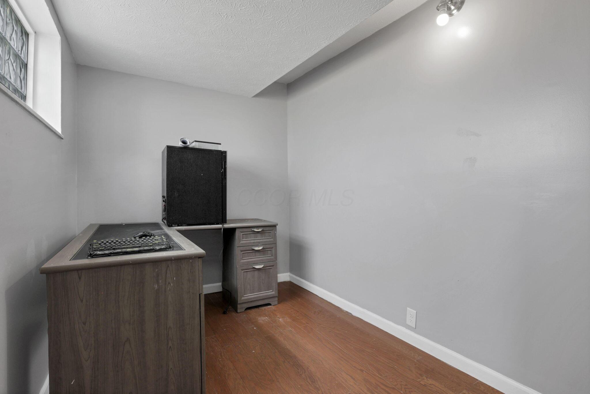 1698 Woodcrest Road Columbus, OH 43232 - Photo 32 of 51 32-web-or-mls-0D3A2377