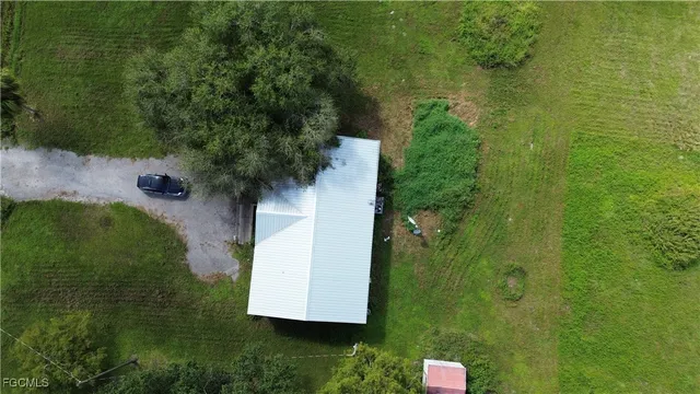 a view of a small yard