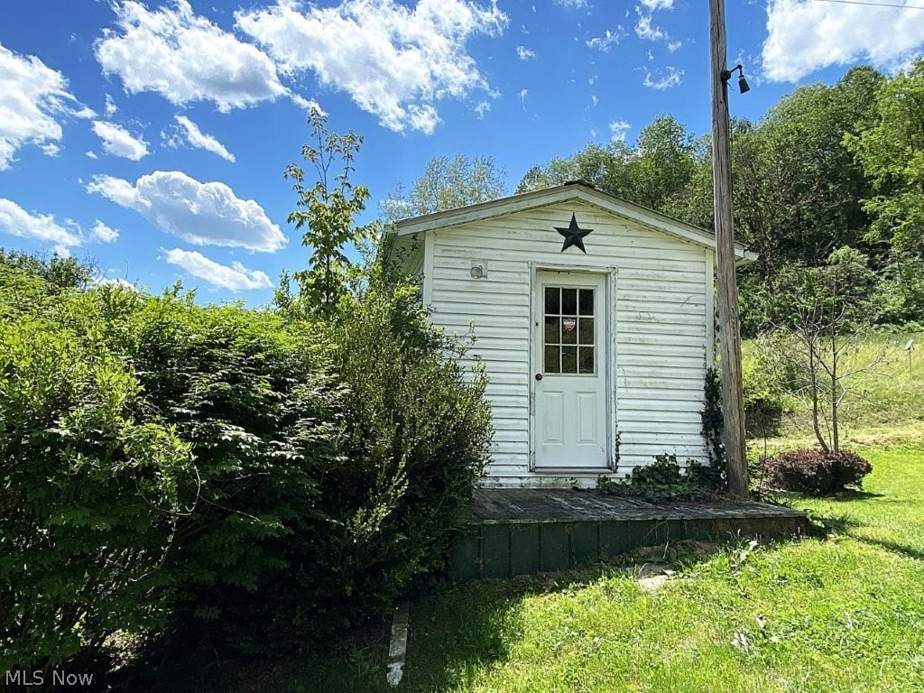 2174 Middle Fork Road Reedy, WV 25270 - Photo 38 of 50