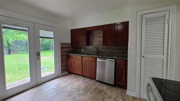 $1,800 | 1111 Ave A, Denton, TX 76201