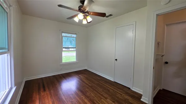 $1,800 | 1111 Ave A, Denton, TX 76201