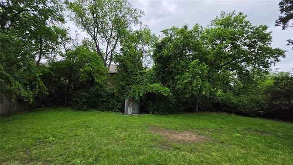 $1,800 | 1111 Ave A, Denton, TX 76201
