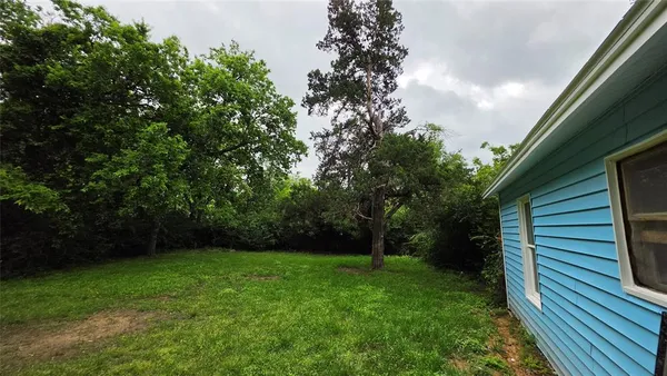 $1,800 | 1111 Ave A, Denton, TX 76201