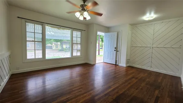 $1,800 | 1111 Ave A, Denton, TX 76201