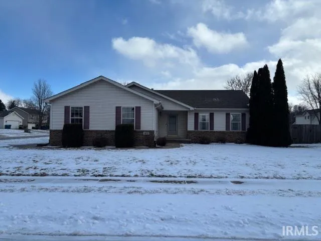 $285,700 | 401 South Sutton Avenue, Kouts, IN 46347