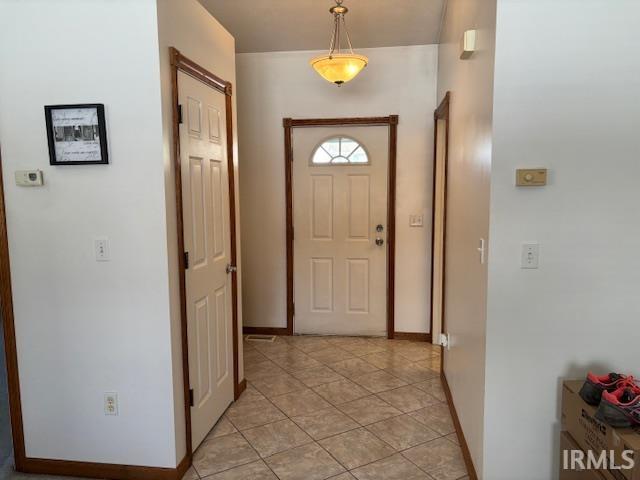 401 South Sutton Avenue Kouts, IN 46347 - Photo 8 of 30