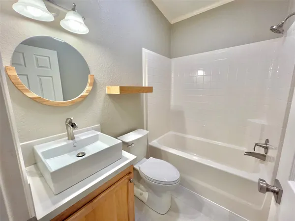 $2,400 | 14505 Alice Road, Unit A, Tomball, TX 77377