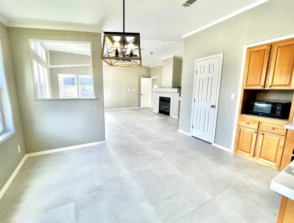 $2,400 | 14505 Alice Road, Unit A, Tomball, TX 77377