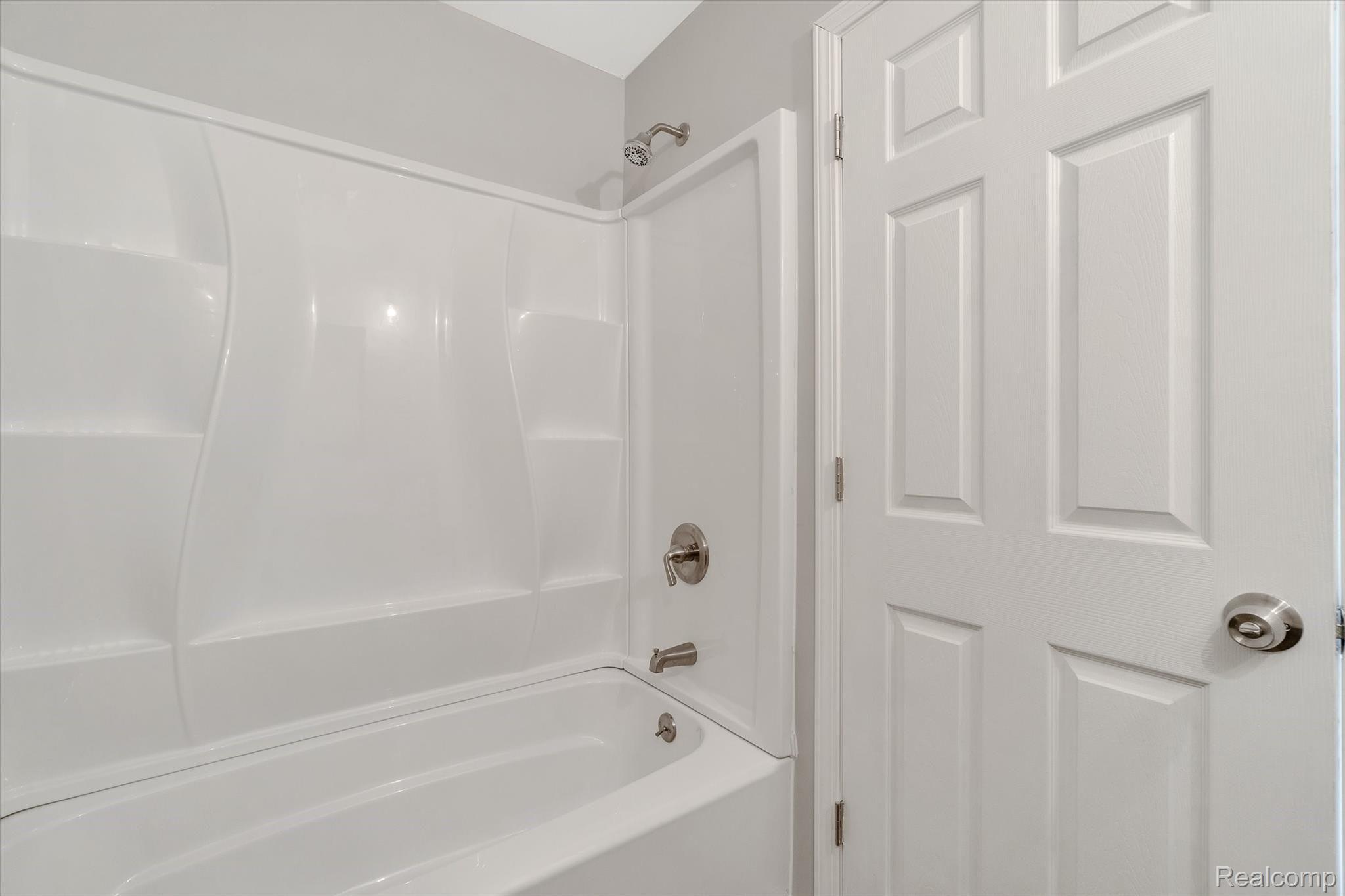 6504 North Genesee Road Flint, MI 48506 - Photo 18 of 35 18-6504 N Genesee Rd-Windowstill Real Estate Photography-17.jpg