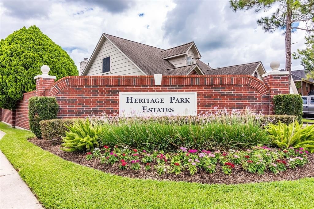 16206 Ruffian Drive Friendswood, TX 77546 - Photo 2 of 19 Gallery Image 2