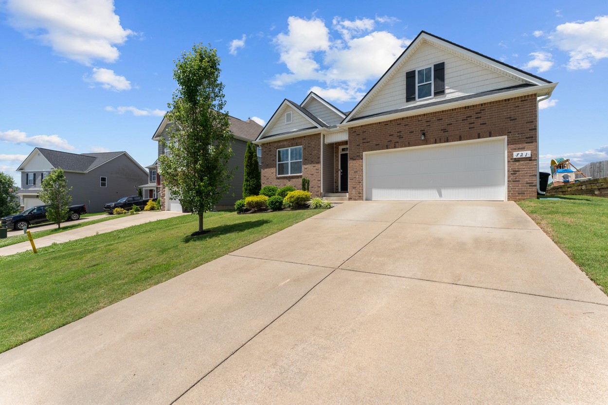 721 Prominence Road Columbia, TN 38401 - Photo 4 of 31 Gallery Image 4