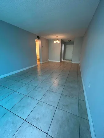 $1,550 | 1805 Sans Souci Boulevard, Unit 507, North Miami, FL 33181