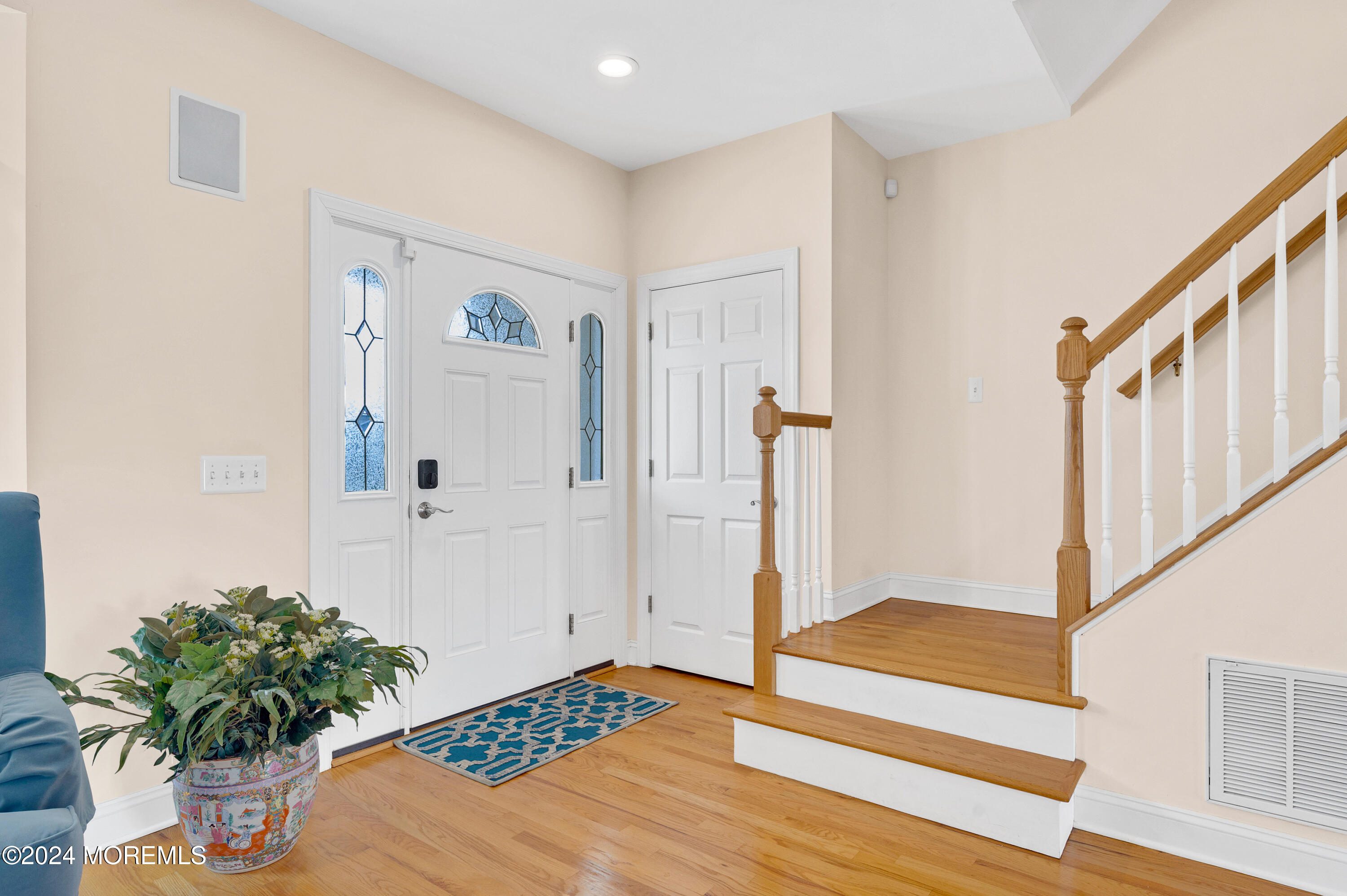 400 New Bedford Road Belmar, NJ 07719 - Photo 3 of 37 Foyer 1