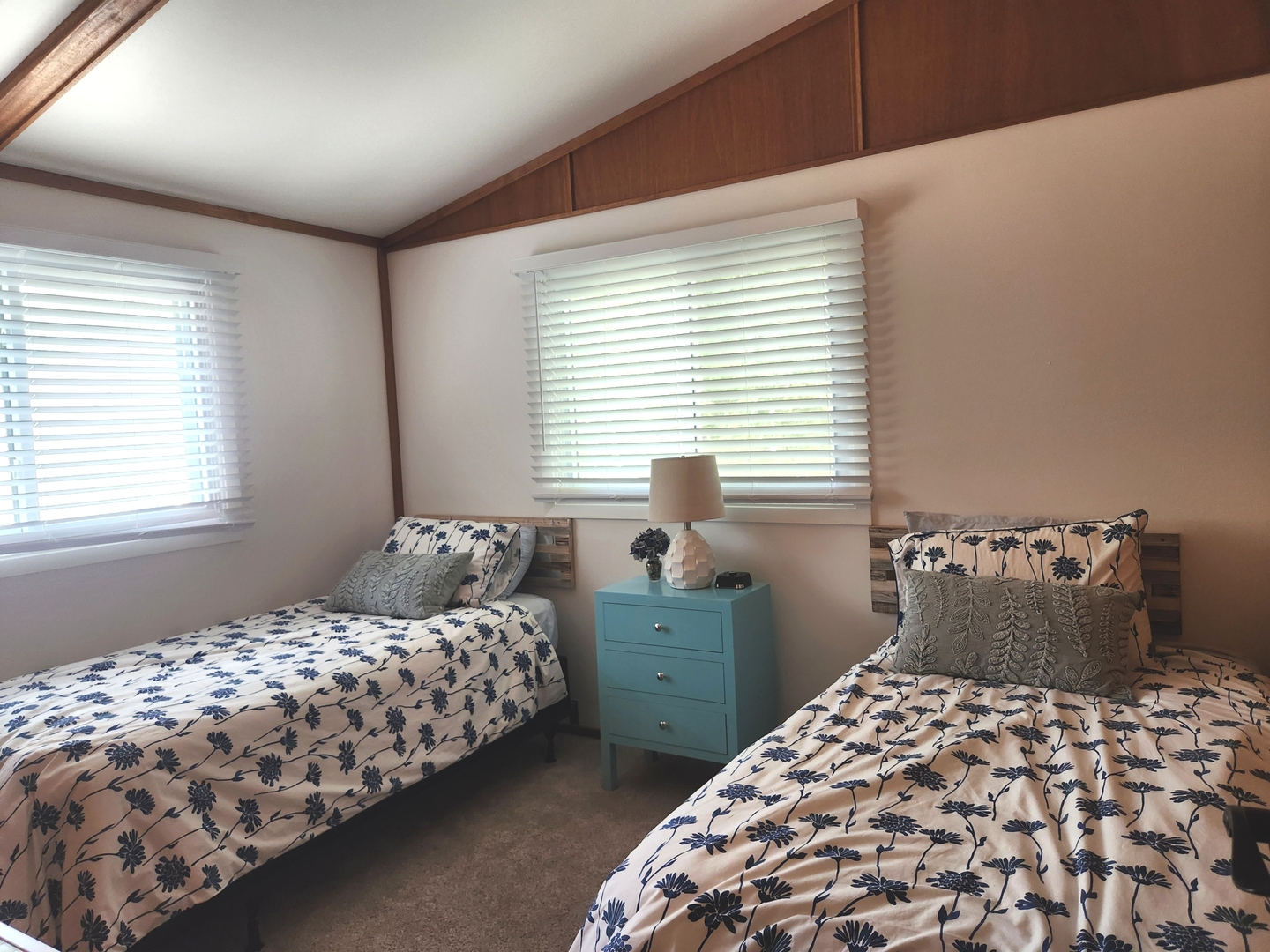 152 Beachview Court Varna, IL 61375 - Photo 11 of 49 a bedroom with two beds and a window