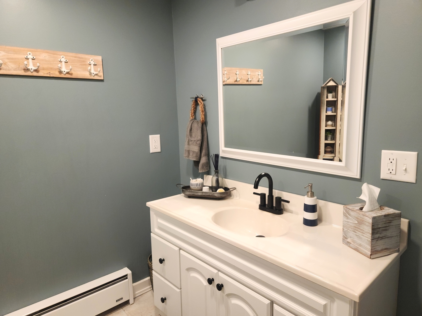 152 Beachview Court Varna, IL 61375 - Photo 17 of 49 a bathroom with a sink and a mirror
