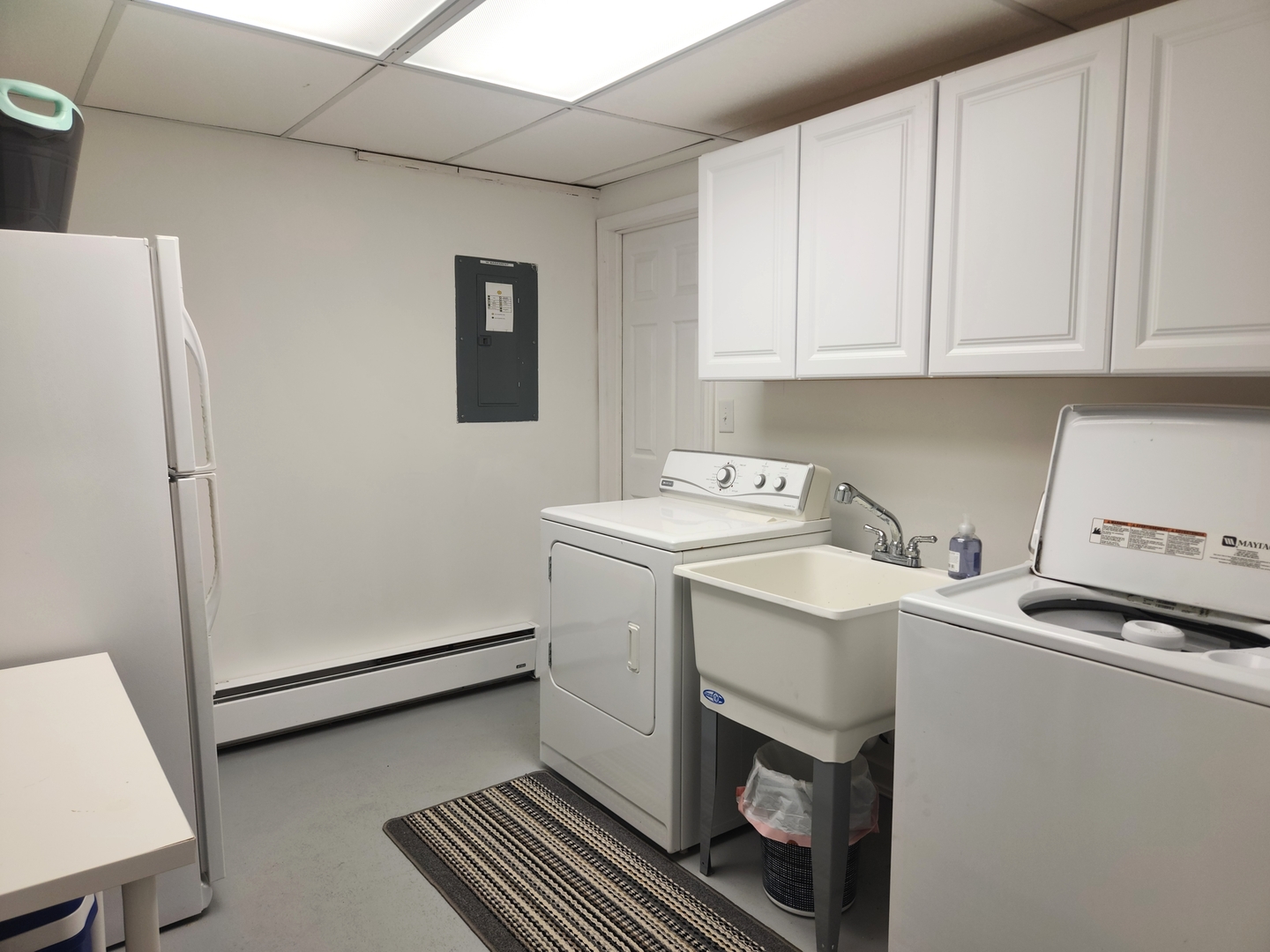 152 Beachview Court Varna, IL 61375 - Photo 20 of 49 a utility room with dryer and washer
