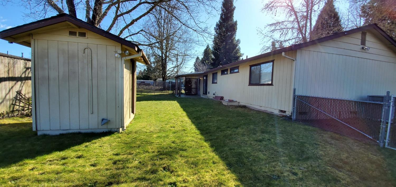 1060 West Harbeck Road Grants Pass, OR 97527 - Photo 10 of 28 Additional Photo