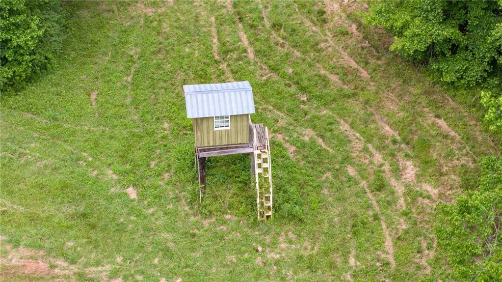 0 Highway 184 Toccoa, GA 30577 - Photo 8 of 10 a sign that is sitting in front of a brick wall