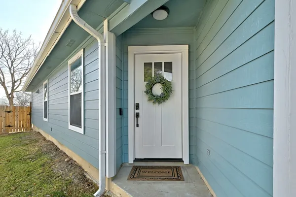 a view of an entryway of house