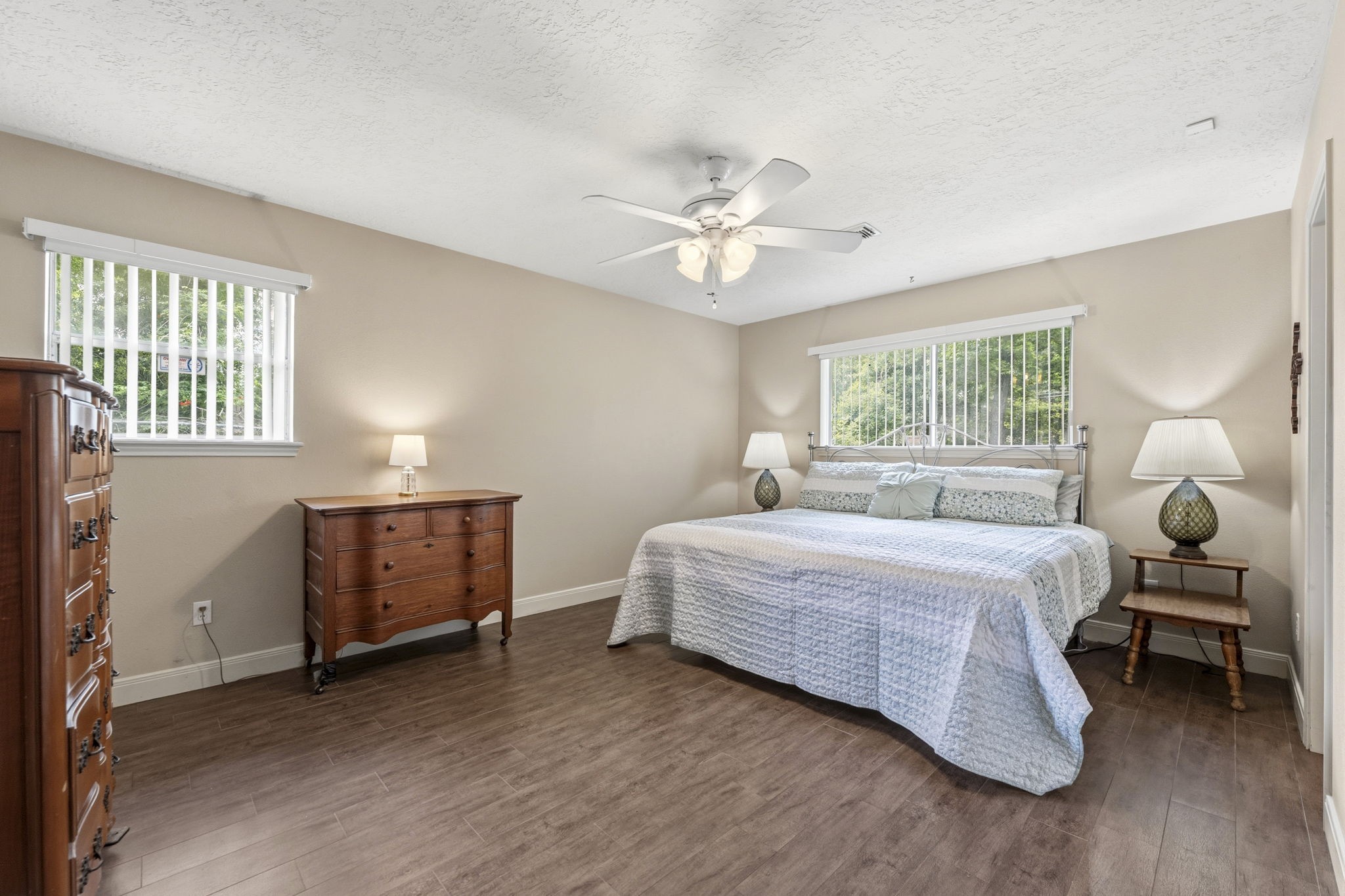 21809 Tophill Drive Spring, TX 77388 - Photo 17 of 50 a bedroom with a bed and window