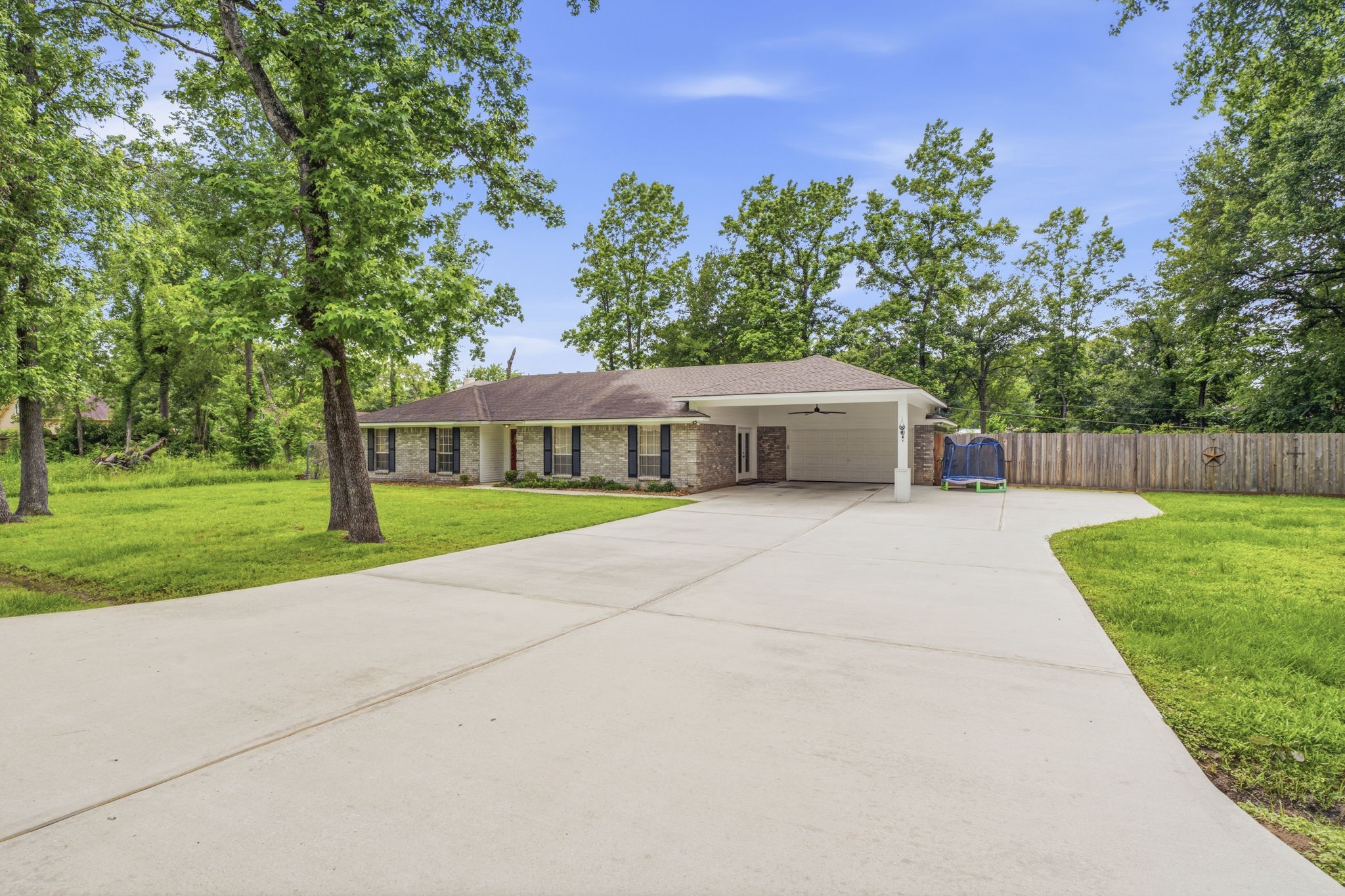 21809 Tophill Drive Spring, TX 77388 - Photo 36 of 50 a front view of a house with a yard