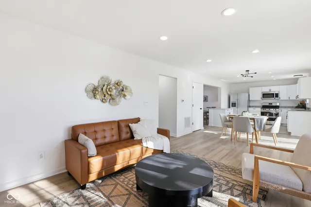 $330,000 | 12151 Bearsdale Drive, McCordsville, IN 46055