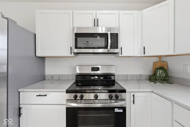 $330,000 | 12151 Bearsdale Drive, McCordsville, IN 46055