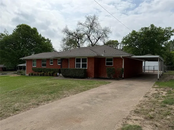 $1,950 | 820 Carney Drive, Garland, TX 75041