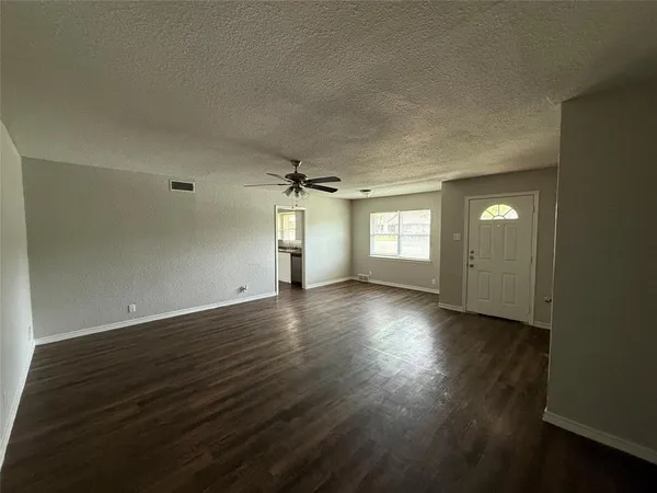 $1,950 | 820 Carney Drive, Garland, TX 75041