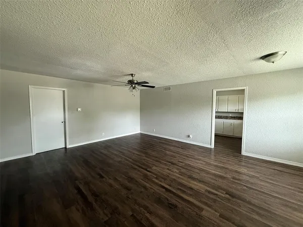 $1,950 | 820 Carney Drive, Garland, TX 75041