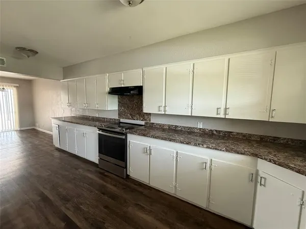 $1,950 | 820 Carney Drive, Garland, TX 75041