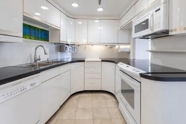 $1,900,000 | 145 Pinckney Street, Unit 603605, Boston, MA 02114