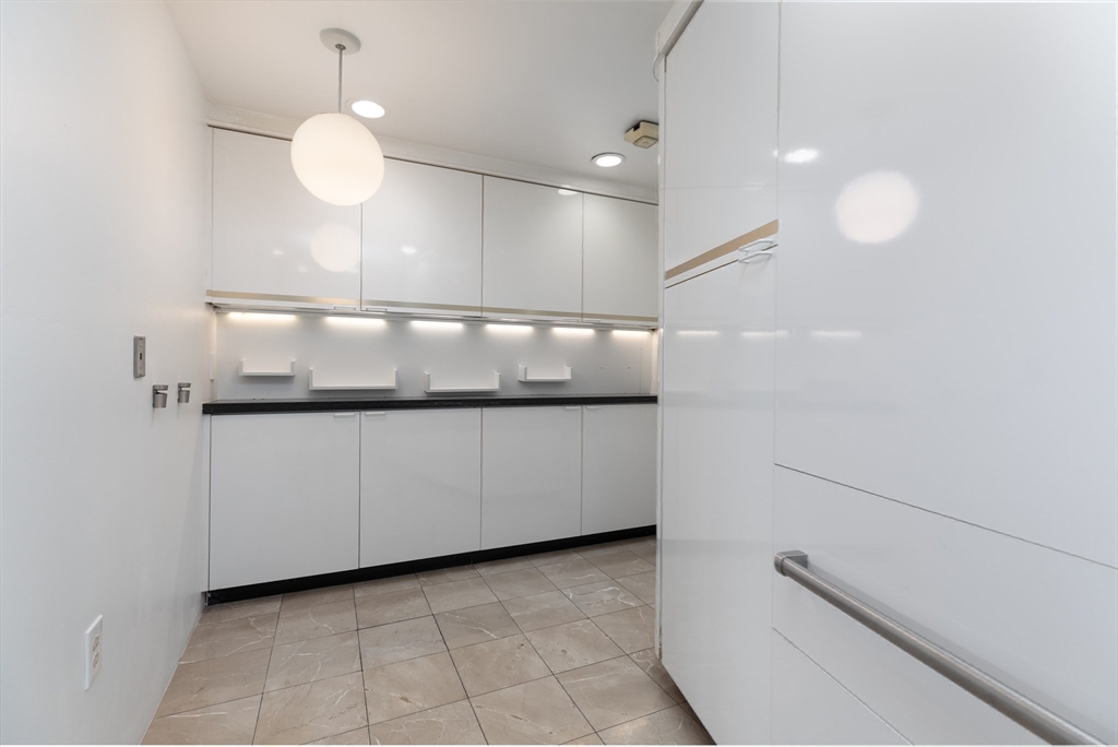 145 Pinckney Street, Unit 603605 Boston, MA 02114 - Photo 7 of 38