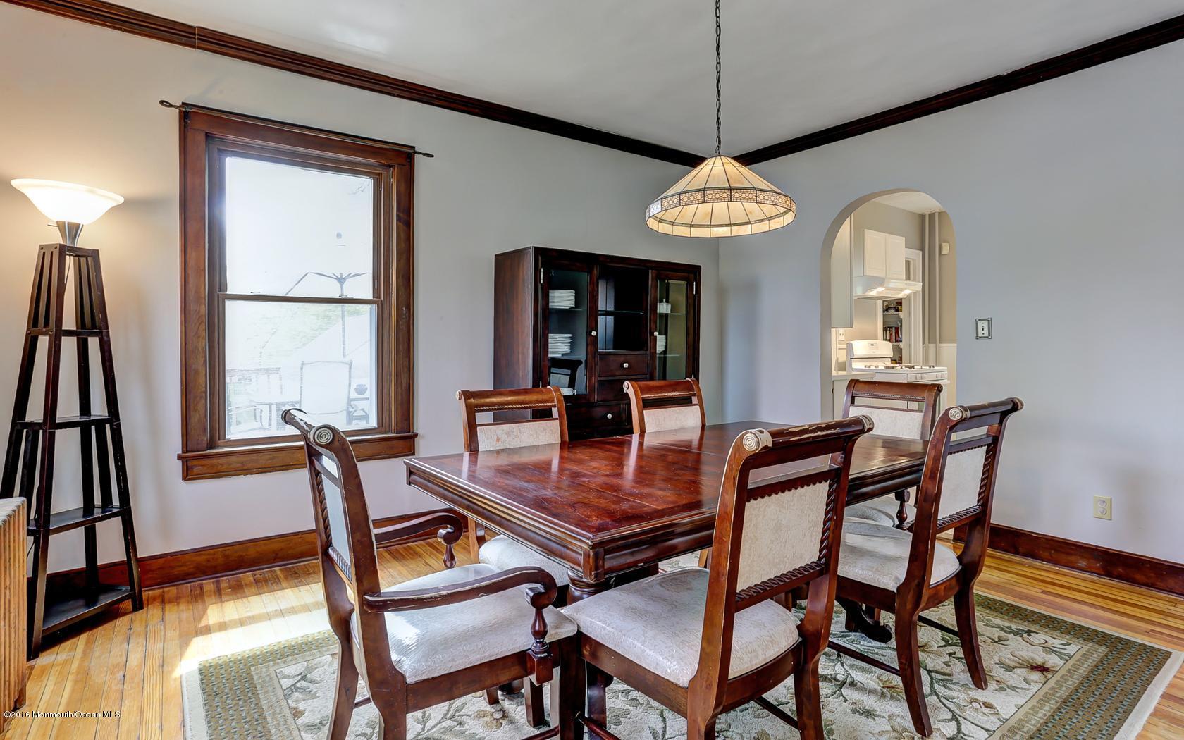 29 Chapel Hill Road Red Bank, NJ 07701 - Photo 11 of 24 11-photo-web-1680x1050-235101