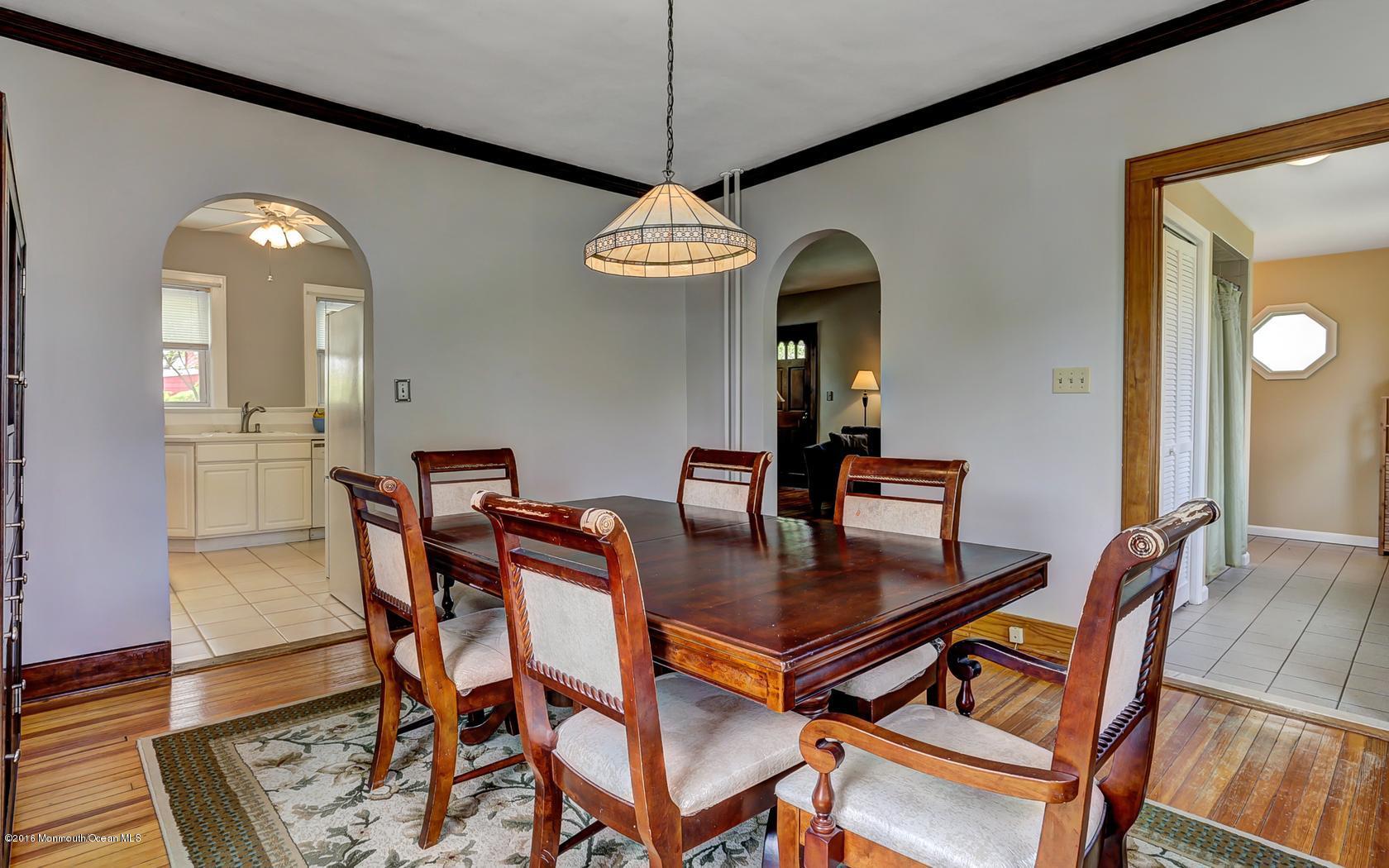 29 Chapel Hill Road Red Bank, NJ 07701 - Photo 12 of 24 12-photo-web-1680x1050-227579