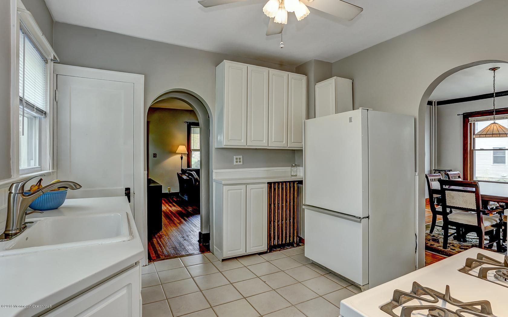 29 Chapel Hill Road Red Bank, NJ 07701 - Photo 14 of 24 14-photo-web-1680x1050-172207