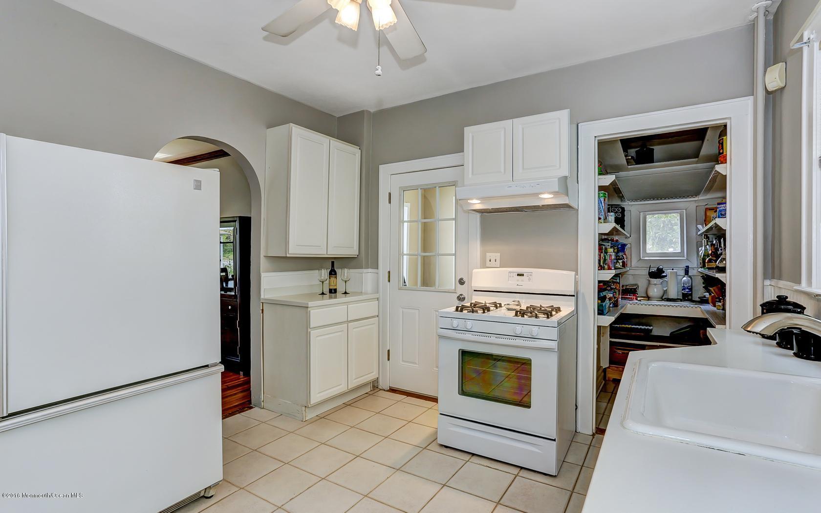 29 Chapel Hill Road Red Bank, NJ 07701 - Photo 15 of 24 15-photo-web-1680x1050-146341