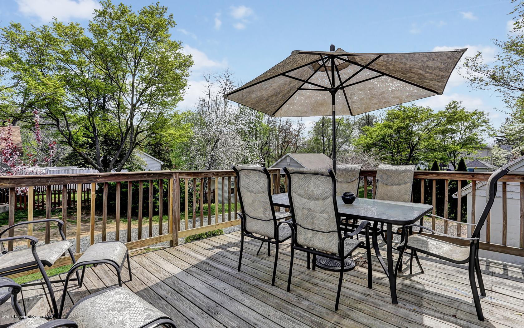 29 Chapel Hill Road Red Bank, NJ 07701 - Photo 23 of 24 23-photo-web-1680x1050-467267