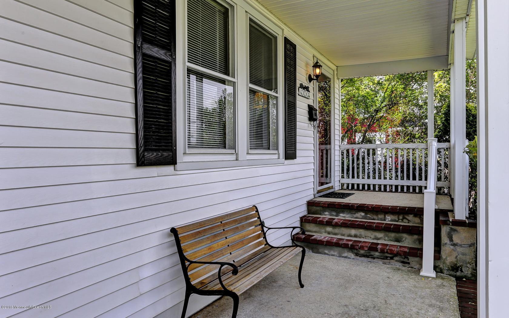 29 Chapel Hill Road Red Bank, NJ 07701 - Photo 3 of 24 3-photo-web-1680x1050-275803