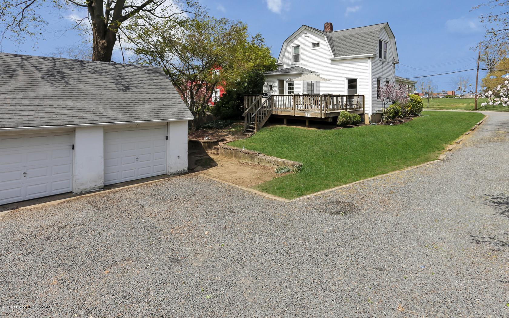 29 Chapel Hill Road Red Bank, NJ 07701 - Photo 4 of 24 4-photo-web-1680x1050-421235