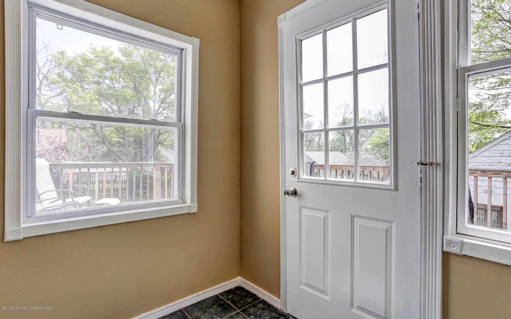 29 Chapel Hill Road Red Bank, NJ 07701 - Photo 5 of 24 5-photo-web-1680x1050-201226